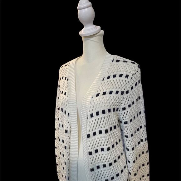 Mia & Tess cream and navy long cardigan with open weave EUC size medium - Picture 3 of 9